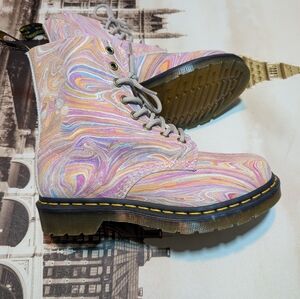 Dr, Martens 1460 Marbled Suede Pascal Boots Women's Size 6 No Box